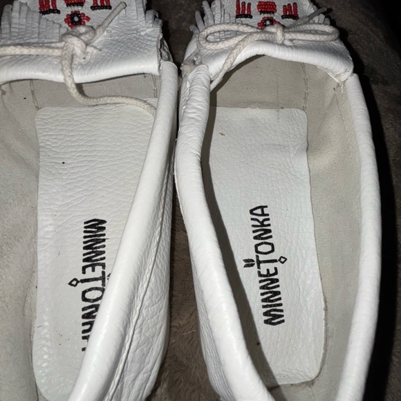 MINNETONKA MOCCASINS!! 2 PAIRS WITH EXTRA BONUS PAIRS - Picture 8 of 14